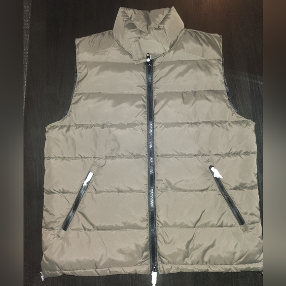 Men's Slate & Stone Quilted Down Fill Vest - Picture 4 of 9